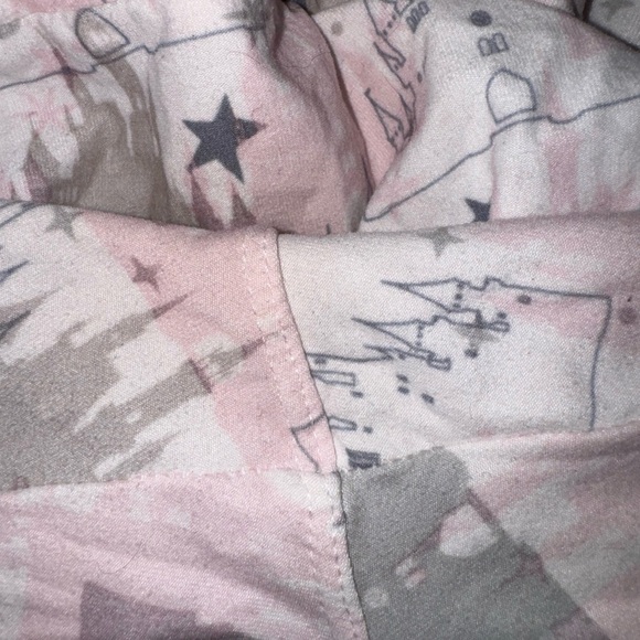 Disney Pink Castle Print Leggings Size XL – Magical Stretchy Comfort 🪄 - Picture 3 of 5